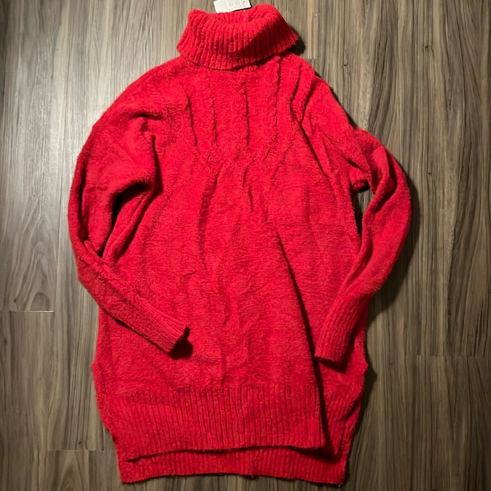 Maurice’s x small red turtleneck